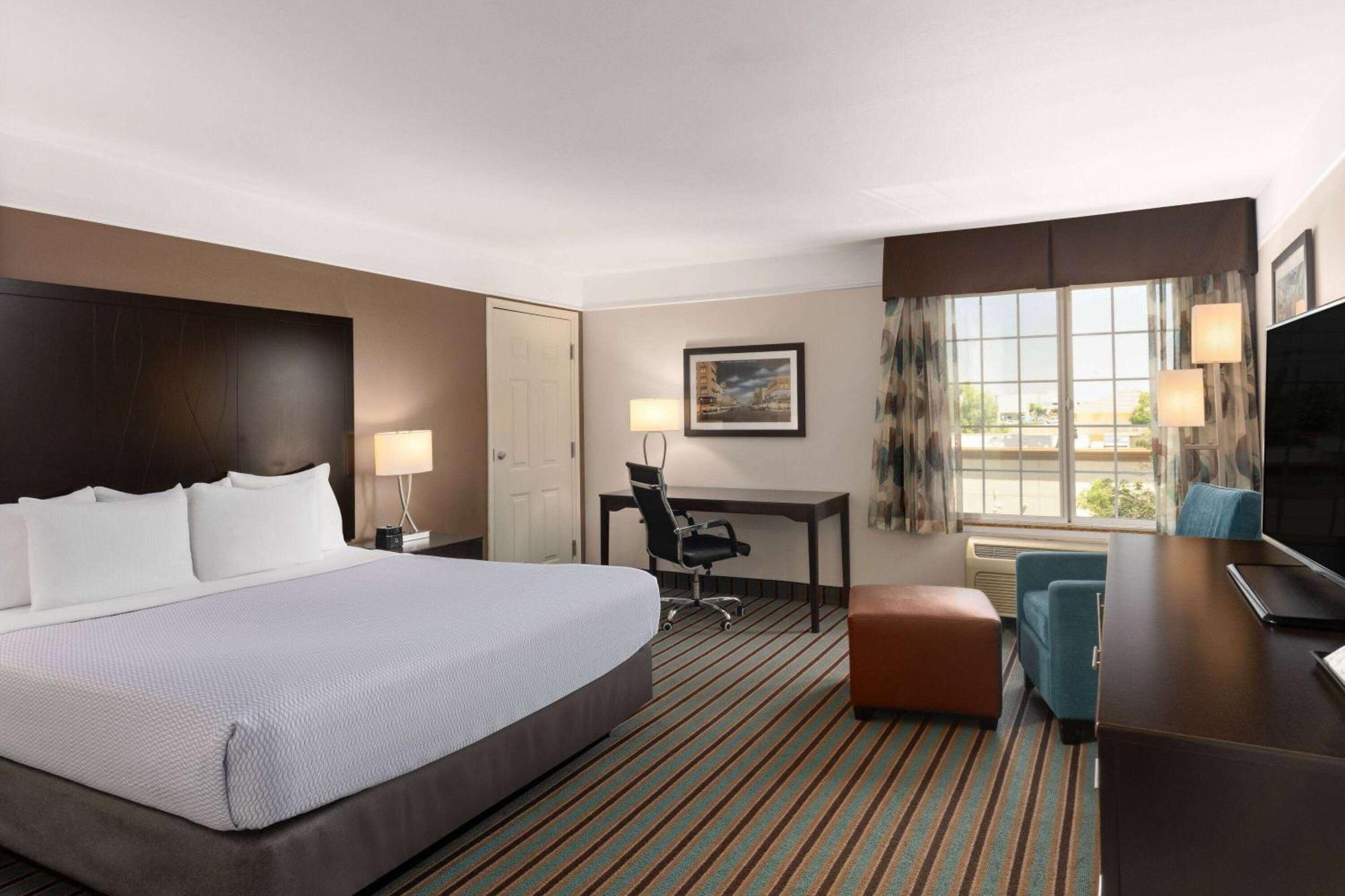 La Quinta By Wyndham Bakersfield North Hotel Luaran gambar