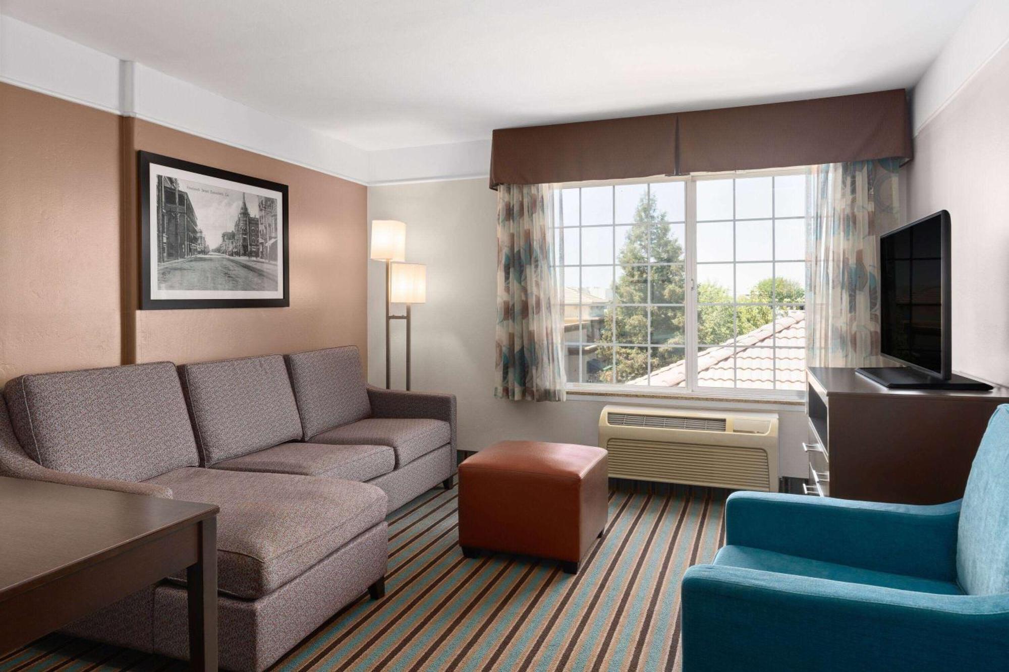 La Quinta By Wyndham Bakersfield North Hotel Luaran gambar